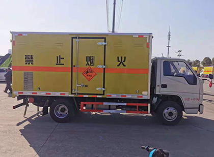 舟山爆破器材运输车技术升级与安全合规新趋势